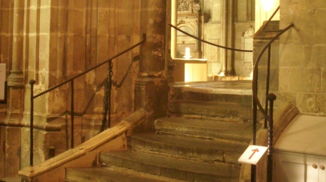 Trap naar binnenruimte in kathedraal Canterbury